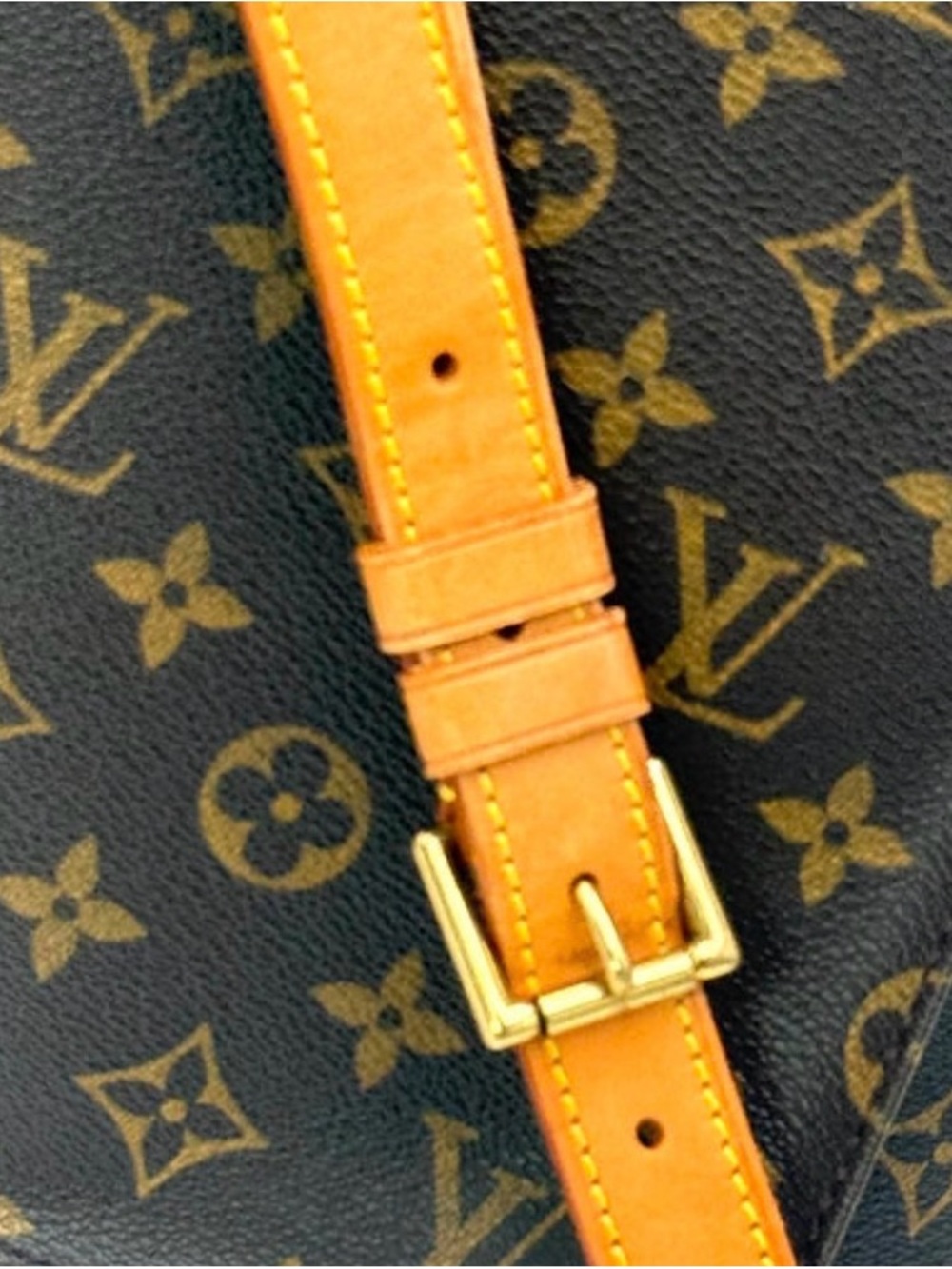 Louis Vuitton Brown Monogram Crossbody Bag with Gold Hardware - Picture 5 of 9